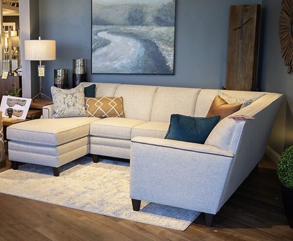 Customizable Smith Brothers Sectional - 3000 Series - Image 7
