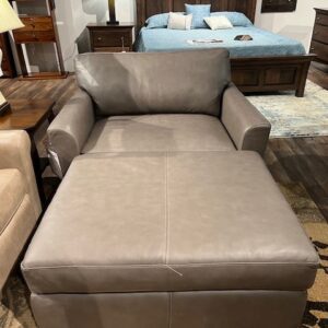 Omnia leather chair with ottoman