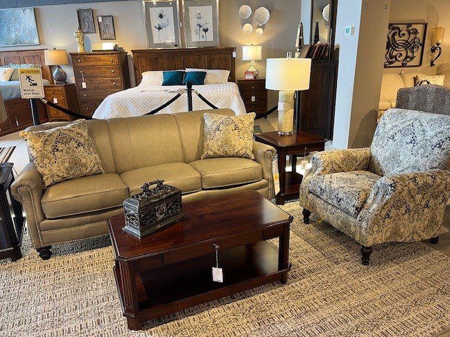 Smith Brothers 383 Sofa - Image 2