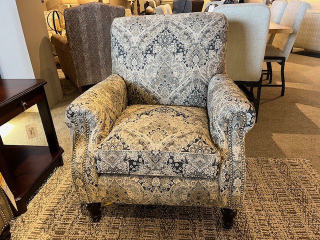 Smith Brothers 568 Chair